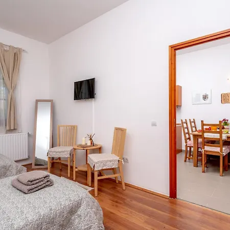 בית הארחה Erdody Vendeghaz 3*