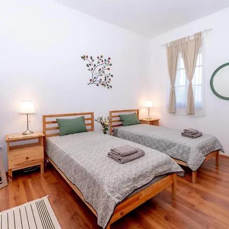 בית הארחה Erdody Vendeghaz 3*