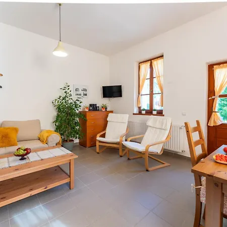 Erdody Vendeghaz Kastelyosdombo